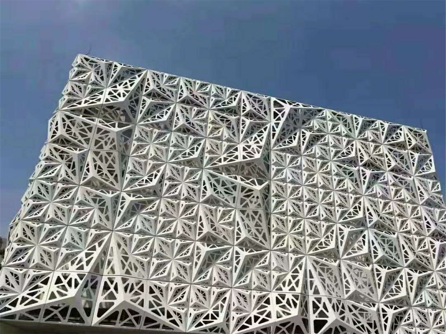 兴安三角铝幕墙材料